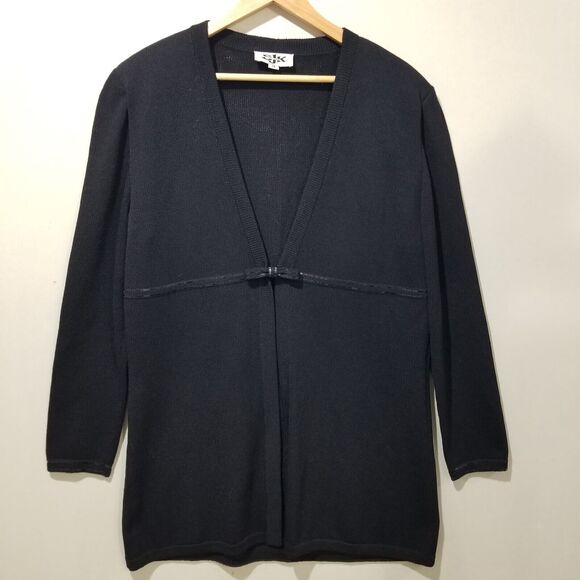 ST. JOHN Santana Knit Sweater Size 14 Black V-Neck Center Bow Clasp Long Sleeve - Picture 12 of 12